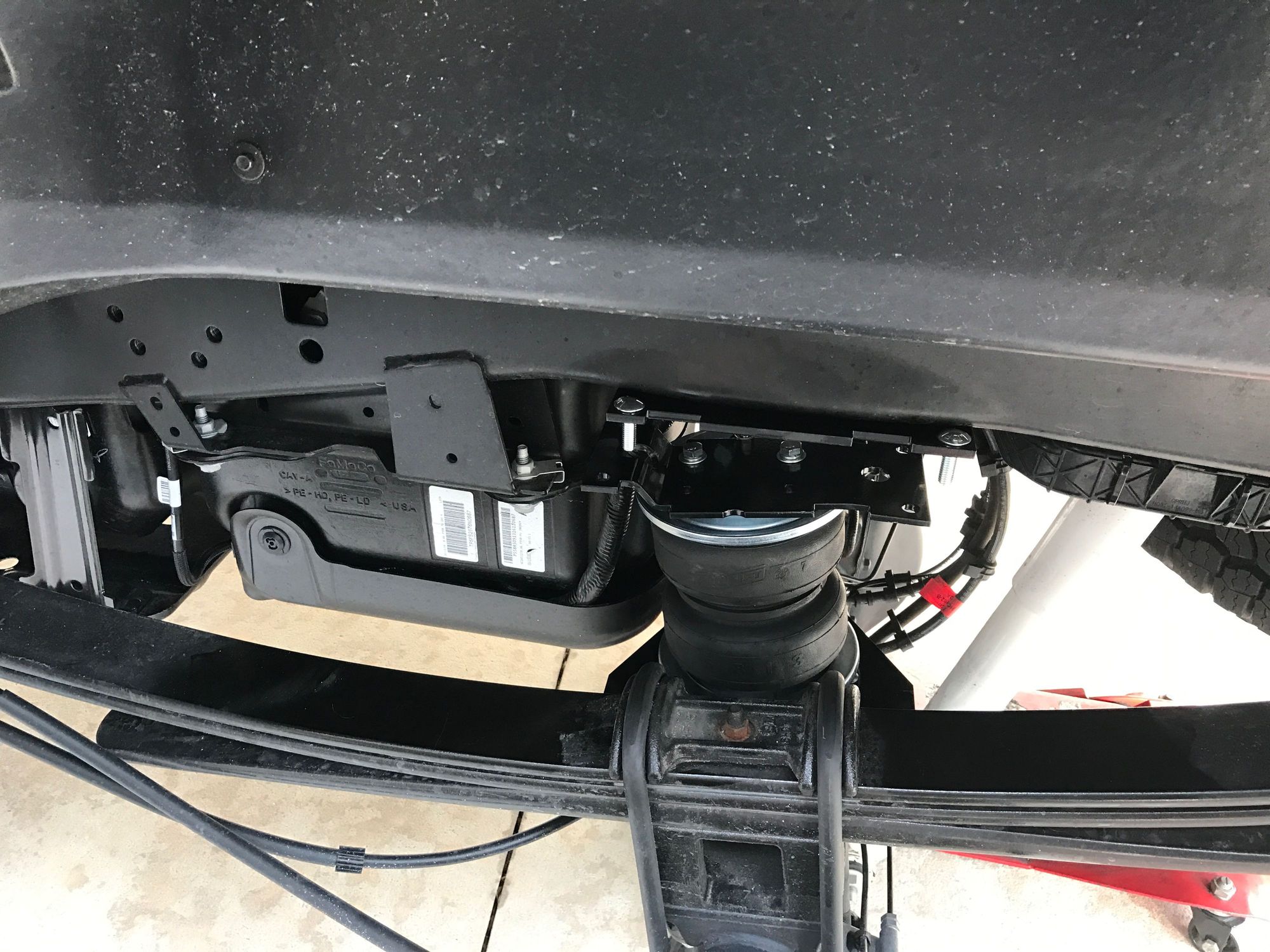 Installed 2017 Ford F250 Super Duty Air Lift LoadLifter 5000 Air