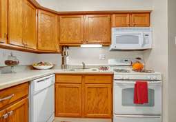 Image of Blackhawk Apartments in Elgin, IL