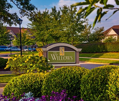 Reviews & Prices for Willows of Plainview Apartments, Louisville, KY