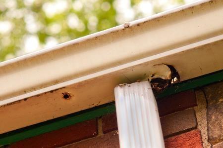 Gutter leak Gutter leak, testing your gutters for leaks