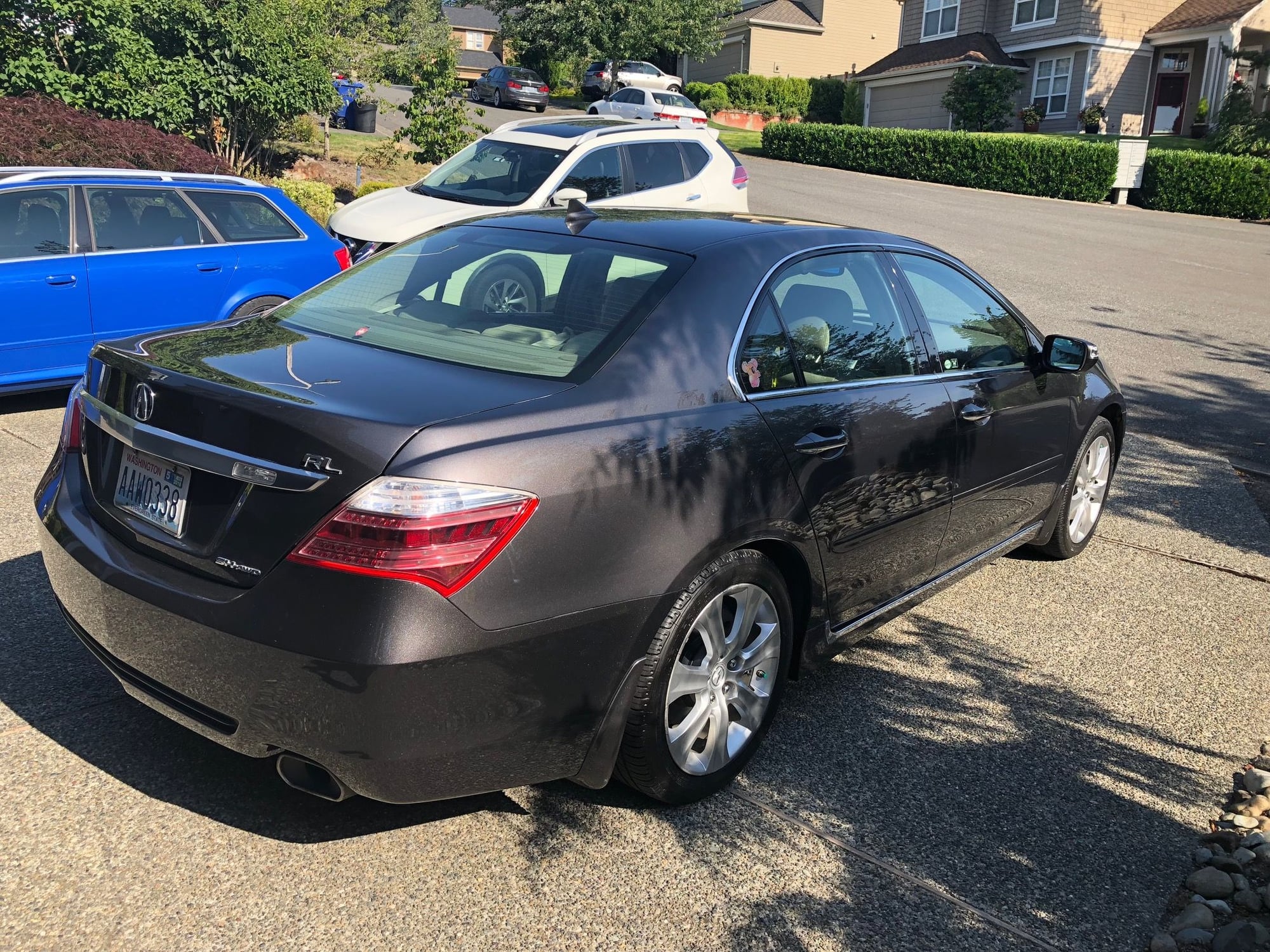 2010 Acura RL - FS: Clean 2010 Acura RL technology and low Miles - Used - VIN JH4KB2F64AC001855 - 66,000 Miles - 6 cyl - 4WD - Automatic - Sedan - Gray - Issaquah, WA 98029, United States