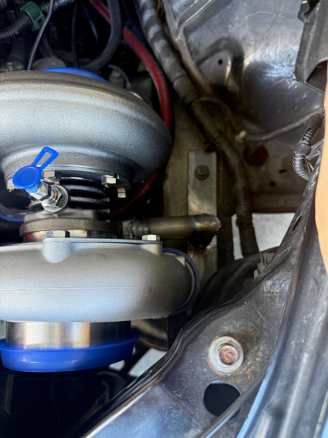 Turbo mounted to the car, it's very solid.