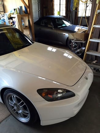 Always nice seeing 2 S200s in the same garage, Mom's AP2 in the back. :thumbsup: