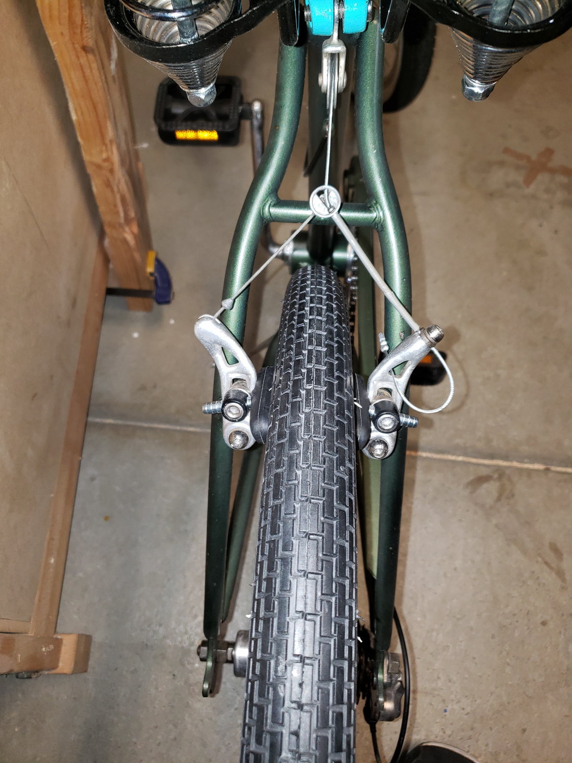 adjusting front bike brakes