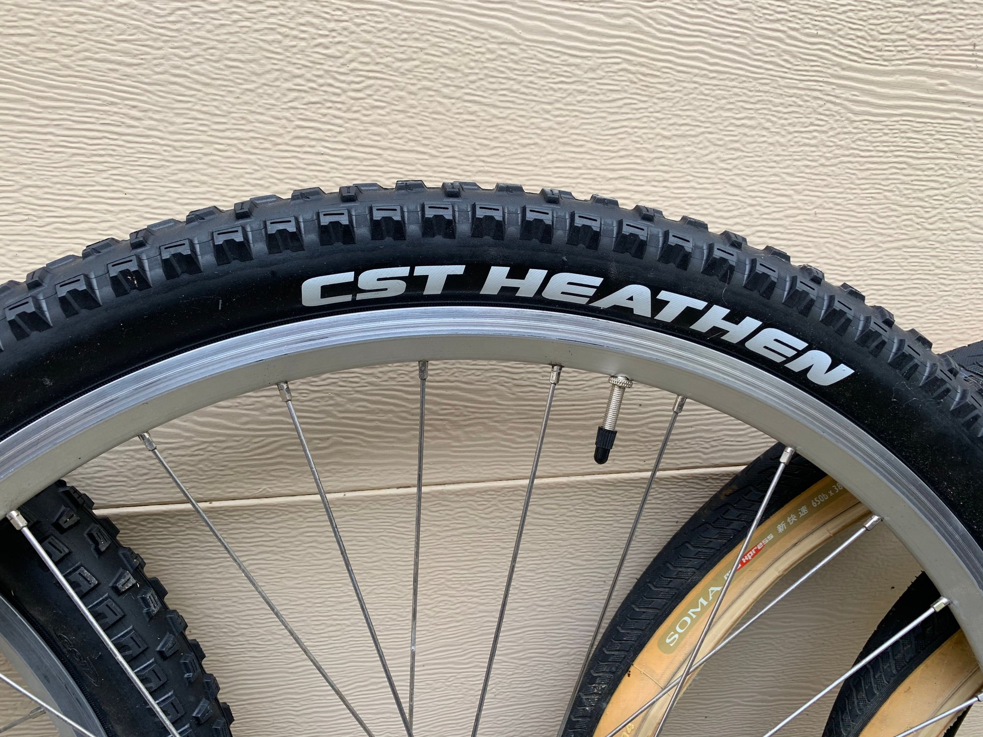 650 road bike tires