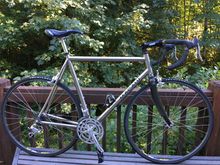 I need to get rid of these bars.  Something with a shallow drop need on this one with short headtube.
