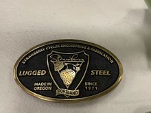 Comes w a belt buckle