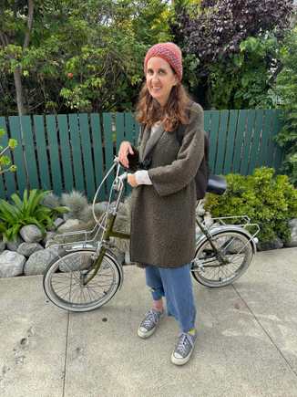 Carey loves this Twenty, a 72 that I picked up in LA a while ago. It had a kickstand that wouldn't stay up, hub wouldn't shift, and has mismatched levers. It's in really good shape though besides that. I fixed the stand and went through the hub. I should put a set of levers I have from my modified 71.