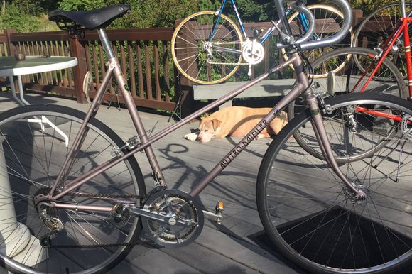 26 lbs with tubulars, 28 with 27” wheels.