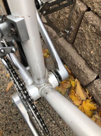 Some more paint issues in the bottom bracket area but really no rust.