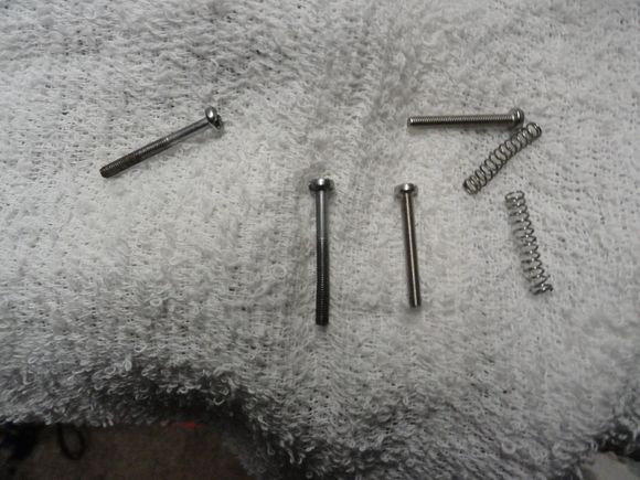 A decision on the DO adjuster screws,  finally settled on the ledge screws which are bit longer which fit a little bit better.