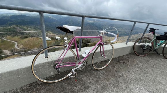 Beautiful mid-80s? De Rosa. It’s hard to see in this photo, but the blue-anodized Mavic rims were a nice touch for this build. 