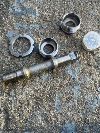 Bottom bracket is from Brampton, spindle is Phillips, which is apparently the regular set up with the Catalinas of this era.