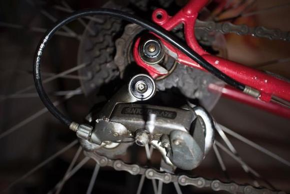Suntour Blaze, nice derailleur but a bit problematic for getting those fancy 'brifter' type shifters.  