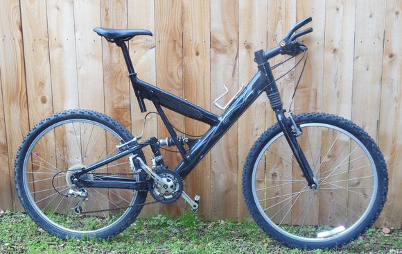 1997 Super V 700 with a custom Fiji Island tattoo style paint job!