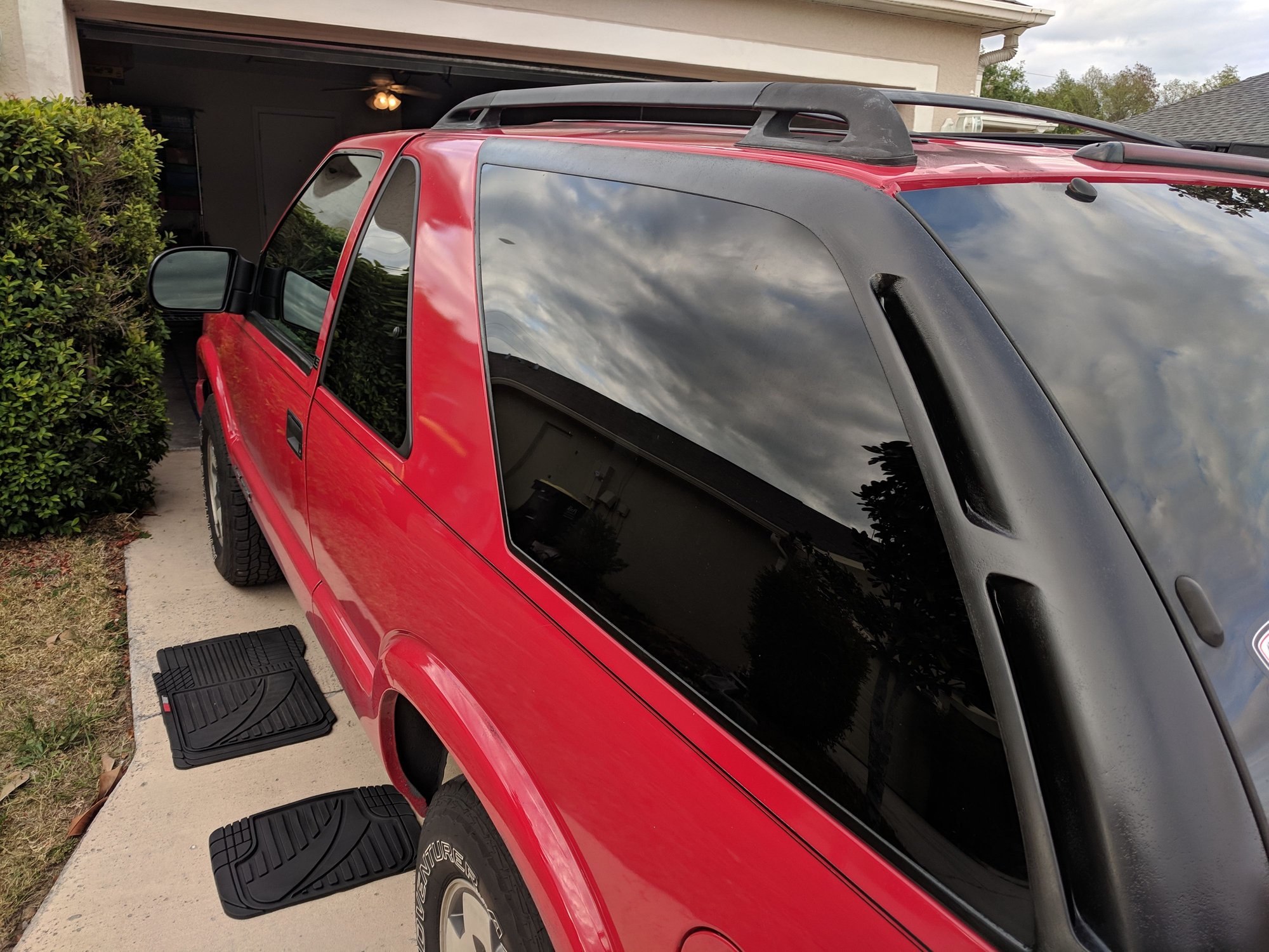 Self Intro & Project Restoring the rear window trim on 2door S10