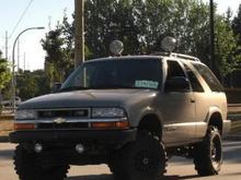 finished with work until fall, tires are 31x11.5 tsl super swampers that i picked up off a friend for $75, 2" suspension lift &amp; 2"body lift. putting some money aside for winter tires (32x10.5 bfg a/t's) after winter 5"trailmaster suspension lift and 33's