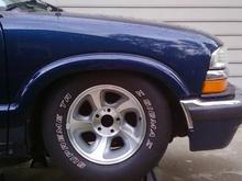 tuckin tire hahahaha its up on jackstands had to do it though!