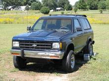 traded a computer for this and a 350 4bolt main converting to 2wd also