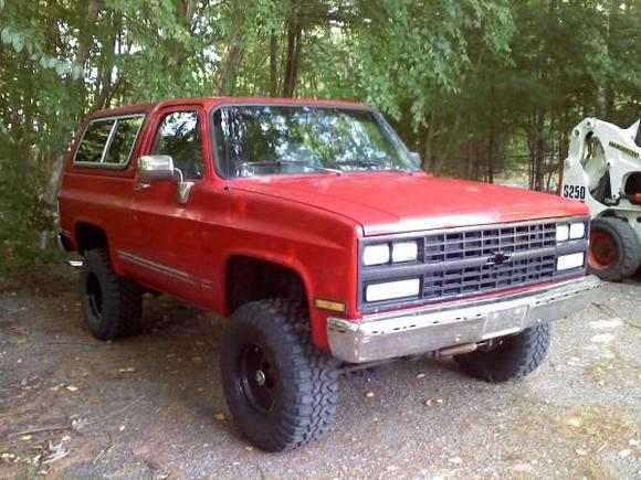 My new 90 blazer, brand new 350 tbi, monster transmissions 700r4, no rust got it from Texas!