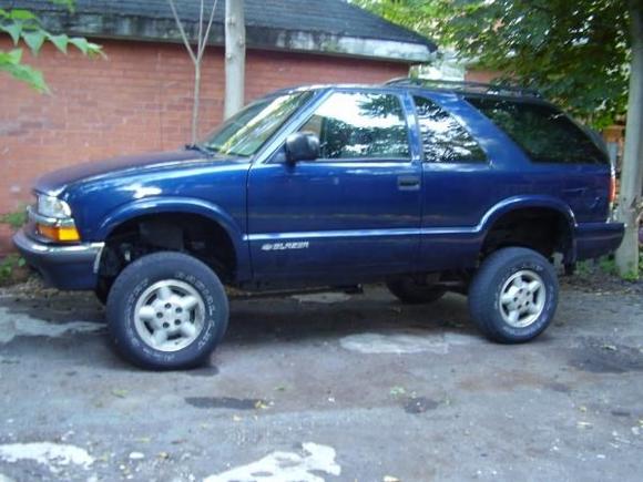 Trailmaster Lift Kit and 3" Shackles
Stock P235/75 R15
August 2010