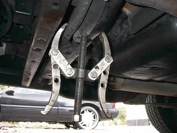 See how my gear puller arms are a little bowed. It actually didn't give me a problem going back in.