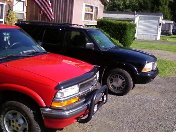 2000 Blazer, 2001 jimmy in background