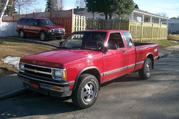 My trucks - '92 s10 4x4
              - '96 blazer 4x4 4dr