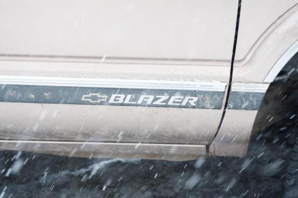 everyone does a pic of the logo with mud i figured id do mine with snow