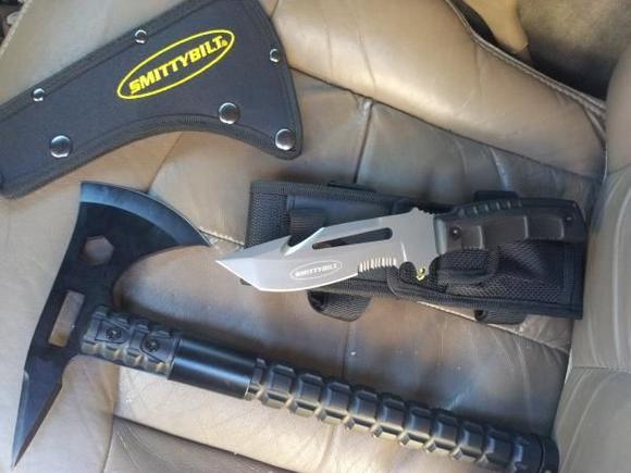 Picked up a couple of off-roading essentials for the Jimmy.