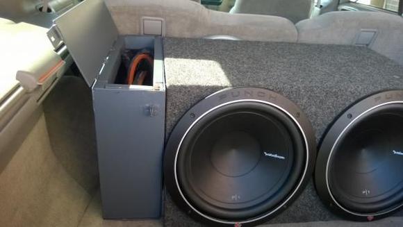 The 12" P1s in enclosed box. Custom removable Plasti-dipped jumper cable box attached