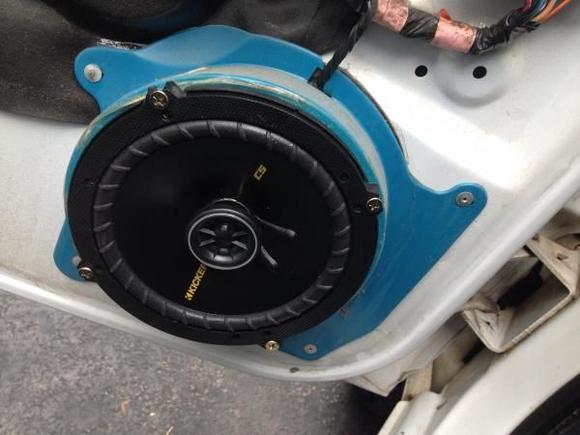 Kickers all around, 6-1/2 in the front 5-1/4 in the back
Waiting on my tweeters to arrive for the dash