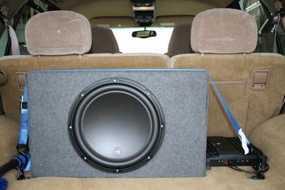 12" JL Audio W3
Alpine 500w amp