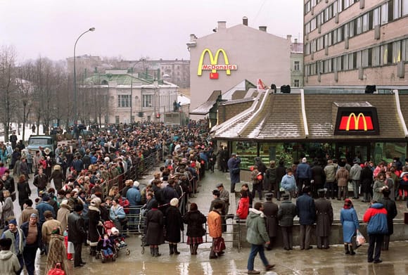 1990 Golden Arches rise in the Soviet Union