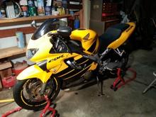 Fairings back on and a better matching wheel tape