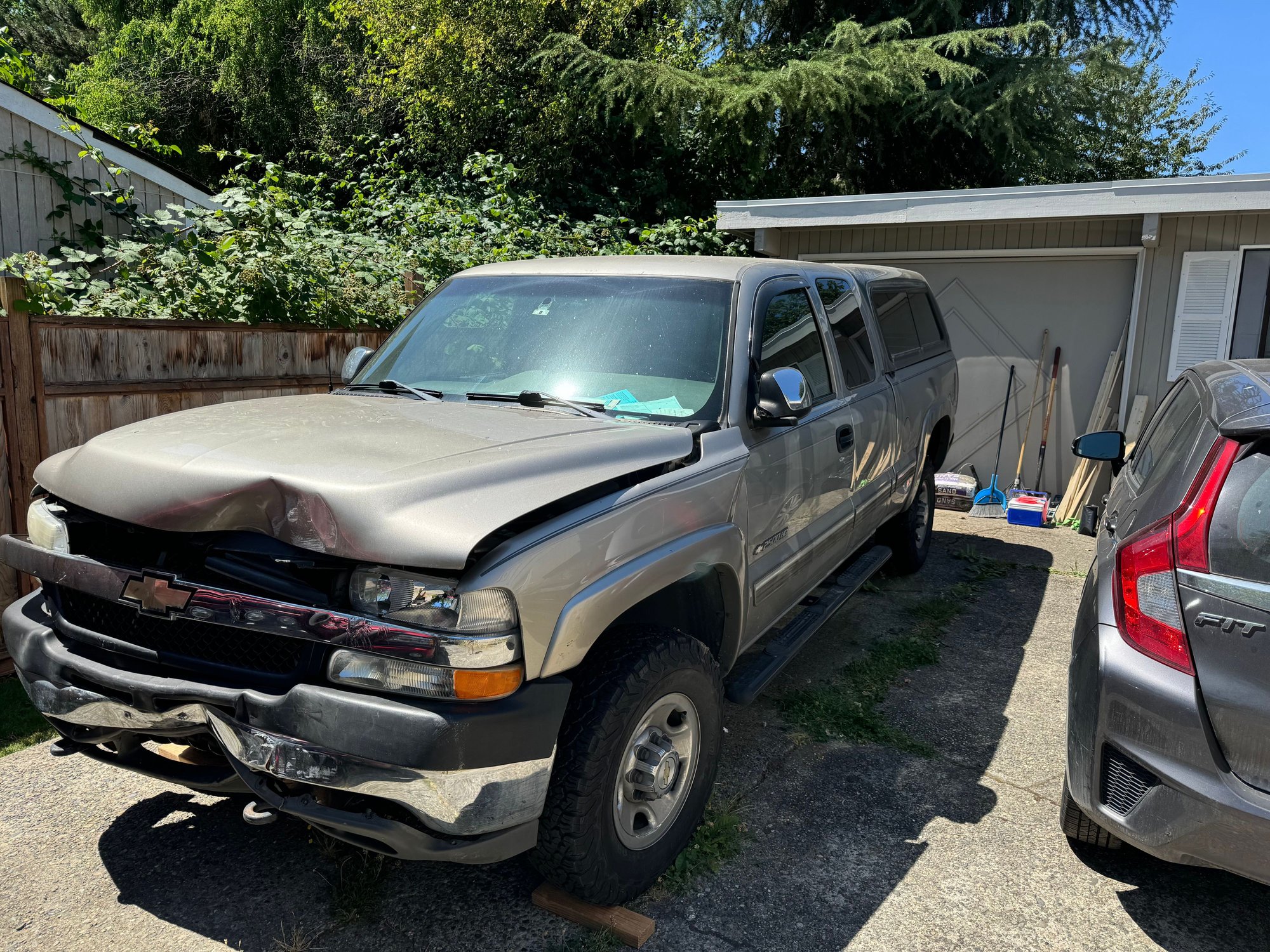 2001 Chevrolet Silverado 2500 HD - Totaled Chevy Silverado 2500 HD - Used - VIN 1GCHK29G31E316750 - 114,078 Miles - 8 cyl - 4WD - Automatic - Truck - Silver - Seattle, WA 98125, United States