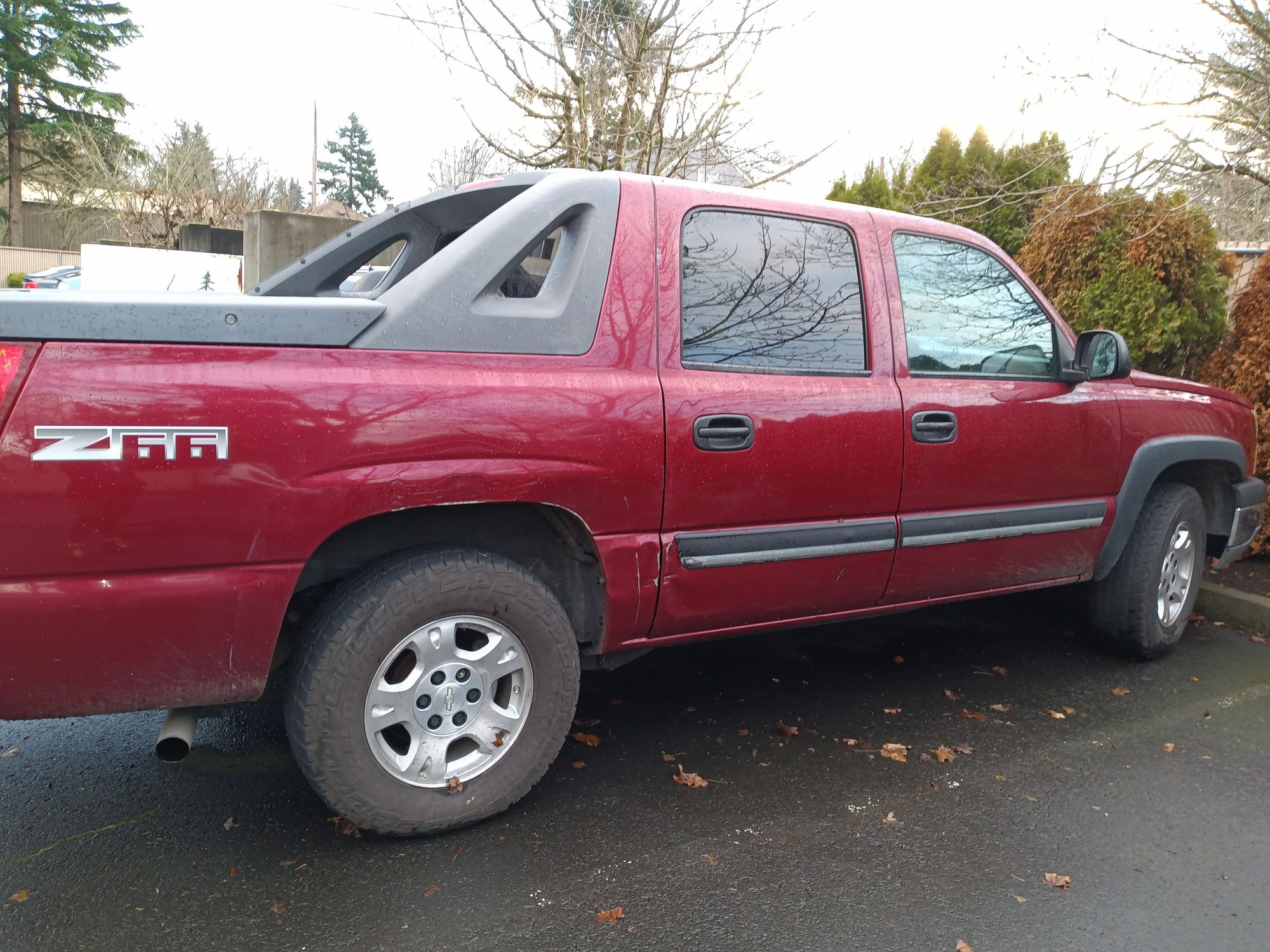 2004 Chevrolet Avalanche 1500 - Great condition! - Used - VIN 3GNEC12TX4G217896 - 8 cyl - 2WD - Automatic - Truck - Red - Portland, OR 97236, United States