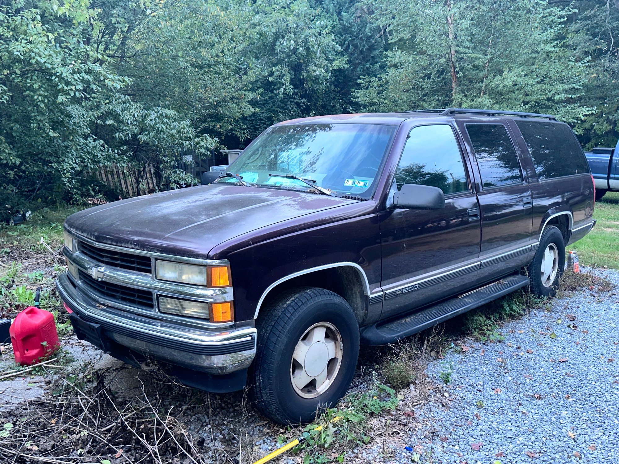 1997 Chevrolet Suburban 1500 - 1997 Chevy Suburban 1500 - Used - VIN 1GNFK16R7VJ419634 - 8 cyl - 4WD - Automatic - SUV - Other - Glen Rock, PA 17327, United States