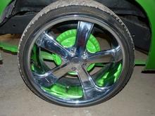 20 inch on the back and I have 18's on the front....