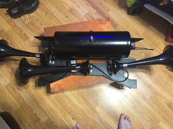 Photo of air tank, air horns and air valve all mounted on bracket 