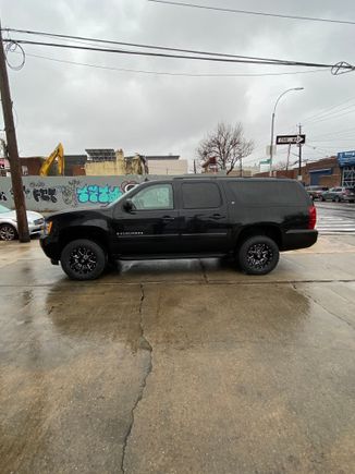 CCM 2.5 front /1 rear lift level.  265/70-17 falken wildpeak at3w 17x9 fuel maverick d610 -12mm