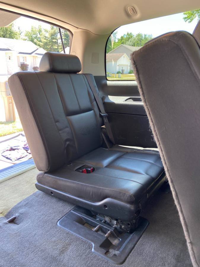 Interior/Upholstery - 2011 Chevy Tahoe Third Row Seats -- EUC! - Used - 2011 Chevrolet Tahoe - 0  All Models - Osceola, IN 46561, United States