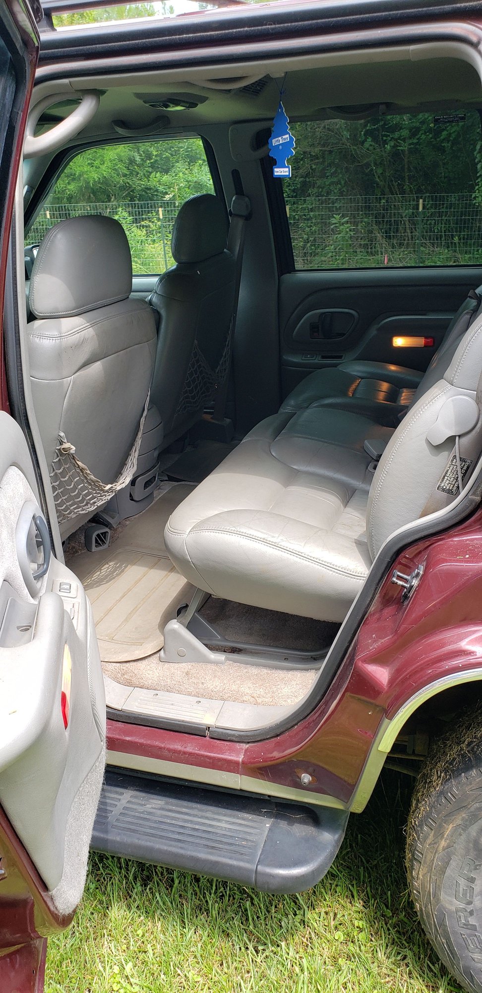 1999 Chevrolet Tahoe - 99 Tahoe LT 4WD  for sale - Used - VIN 1GNEK13R1XJ405540 - 288,000 Miles - 8 cyl - 4WD - Automatic - SUV - Red - Montevallo, AL 35115, United States