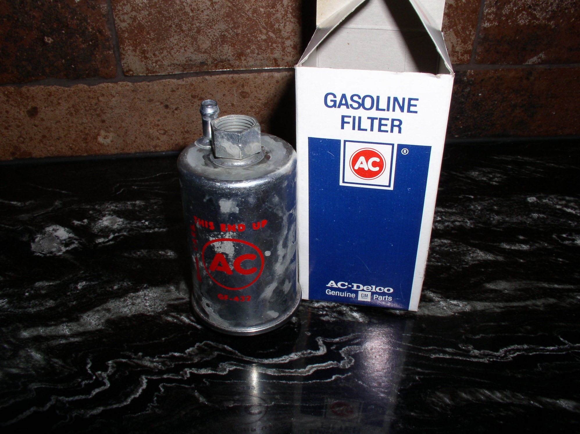 GF432 432 Gas Fuel Filter with GM Delco box