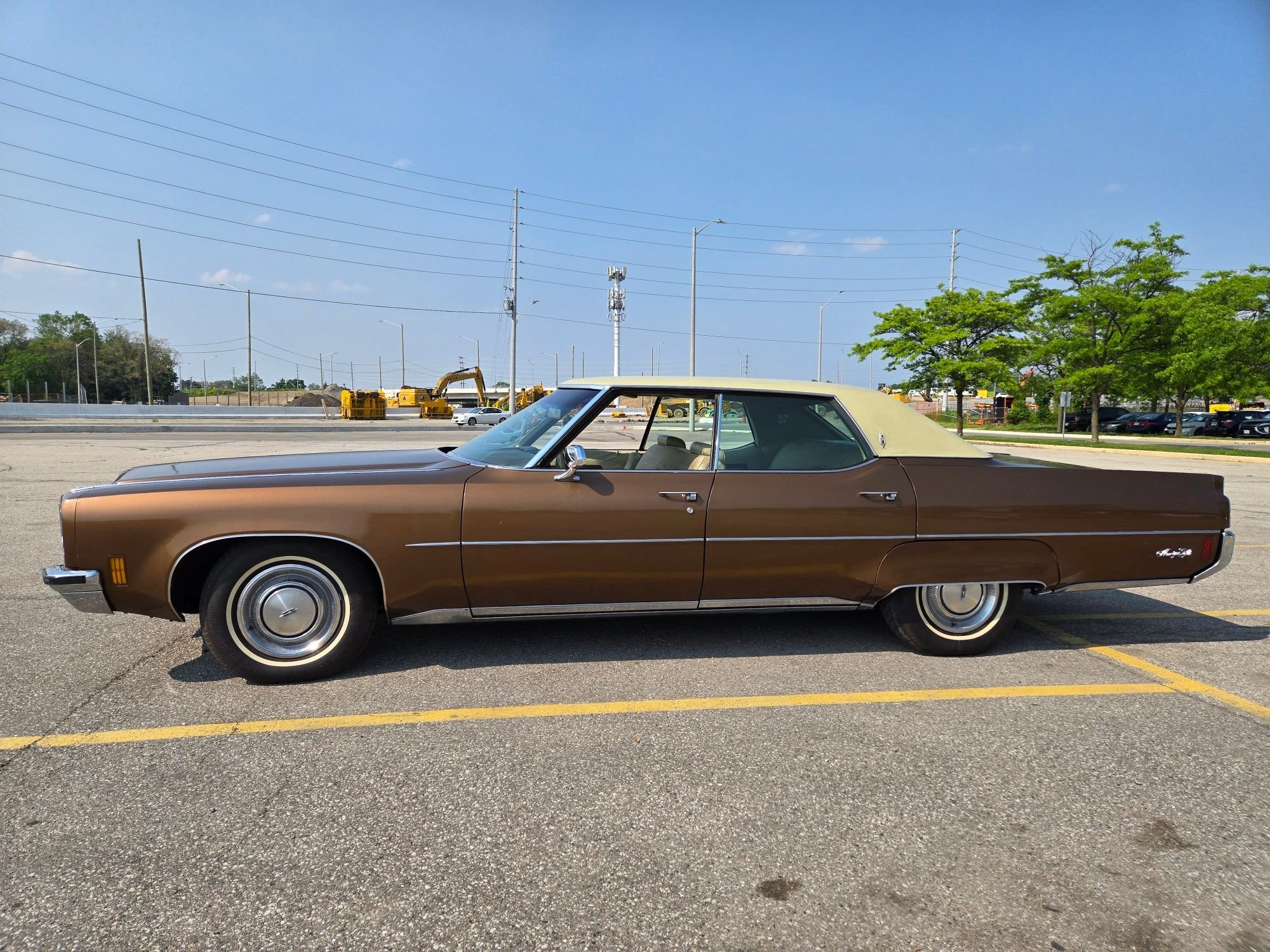 1972 Nutmeg #69 with Covert Beige Top Code C