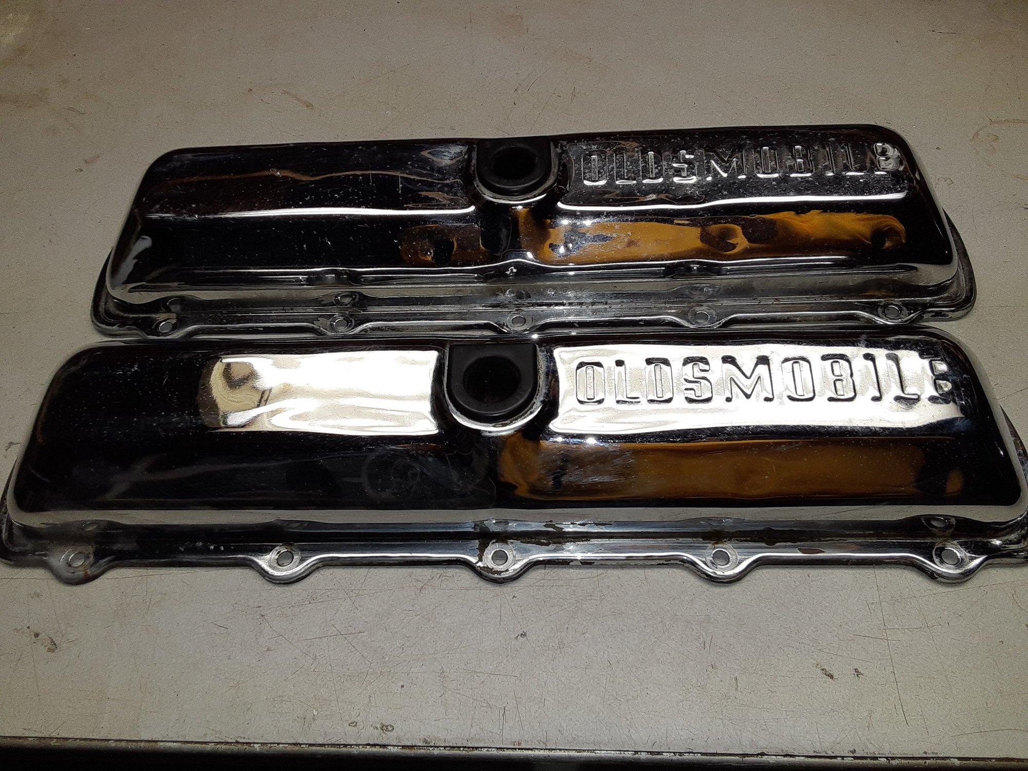 Oldsmobile Script Valve Covers