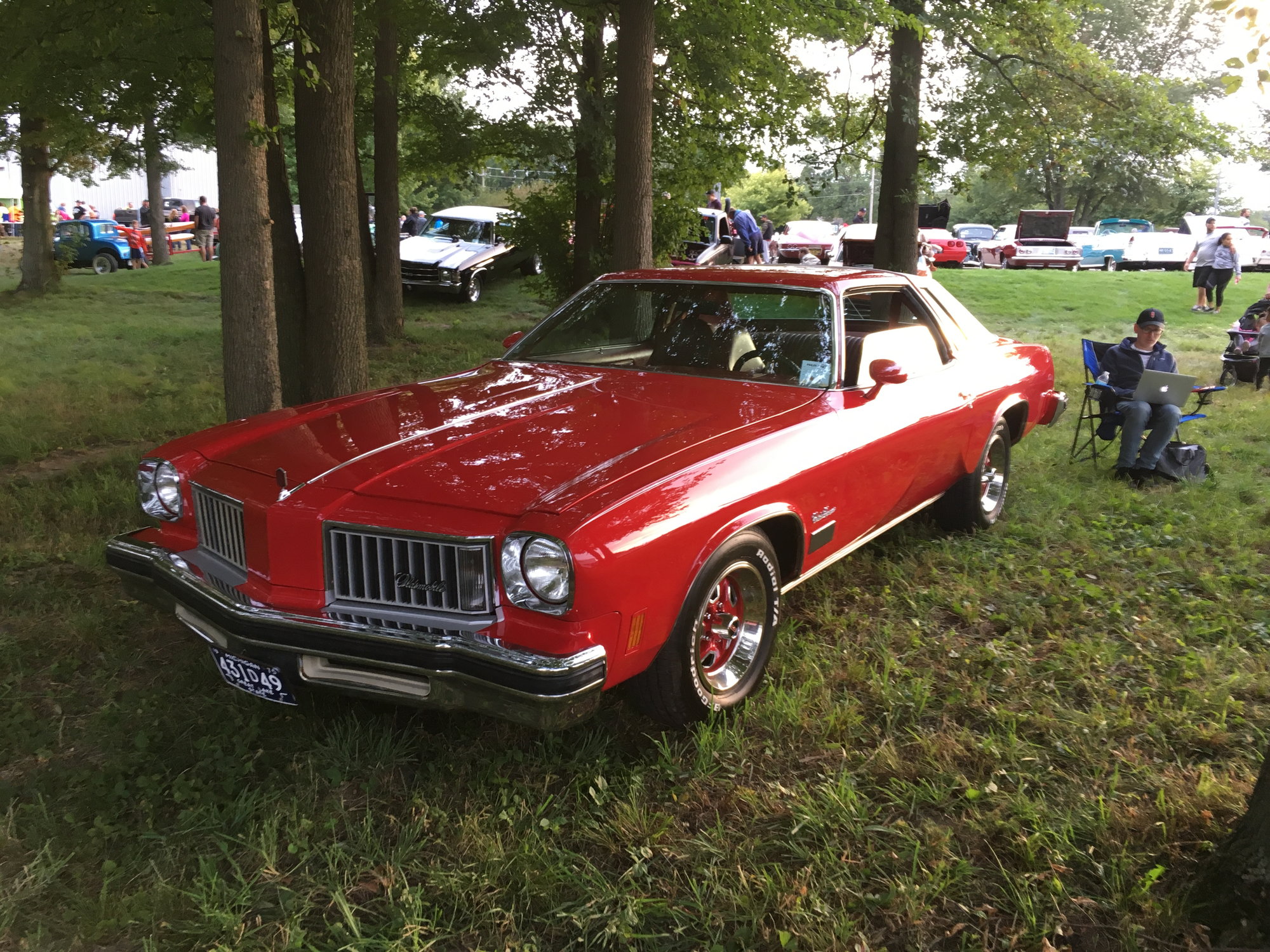 75 cutlass reversible seats - ClassicOldsmobile.com