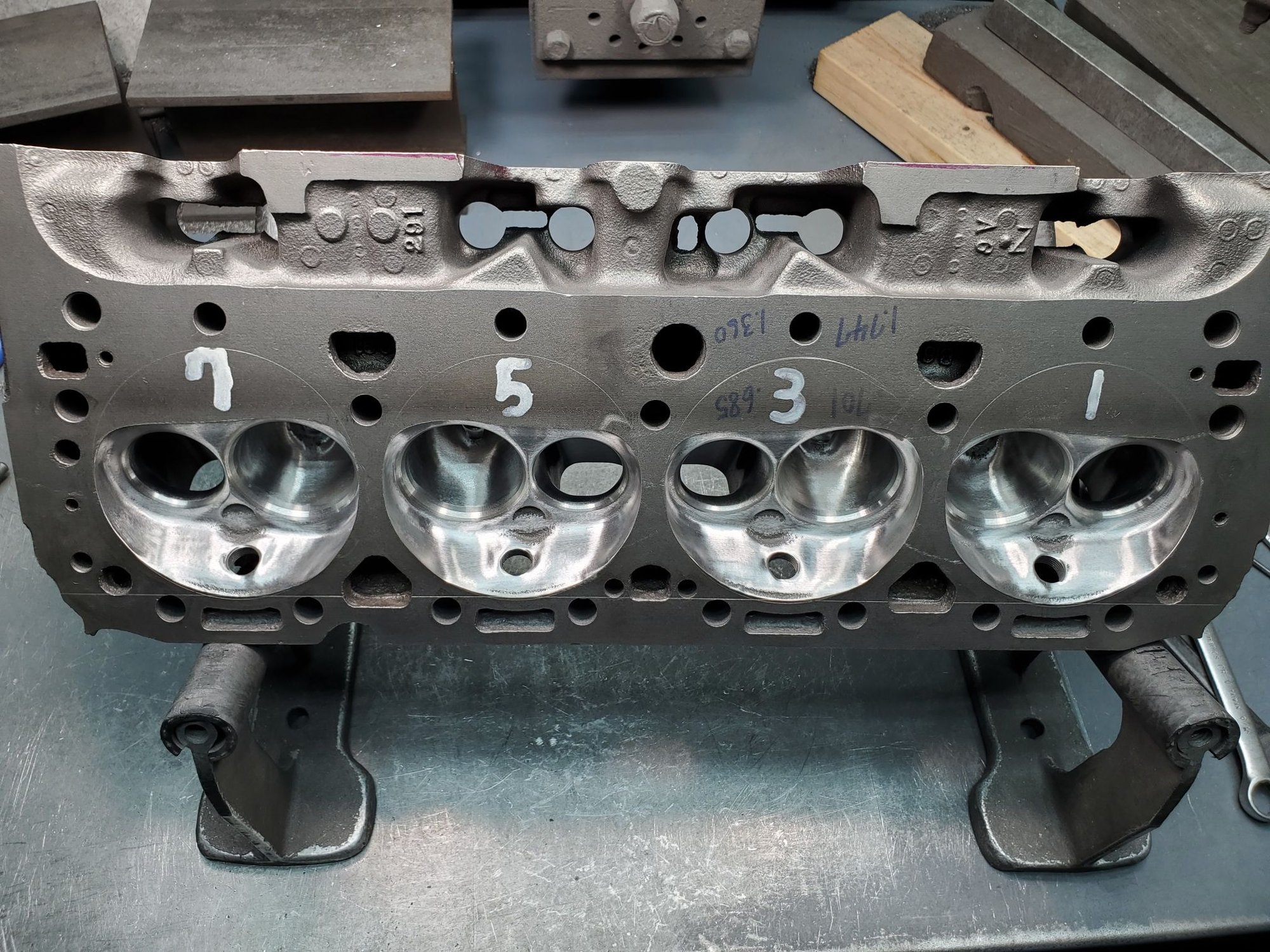 New Edelbrock heads flow specs