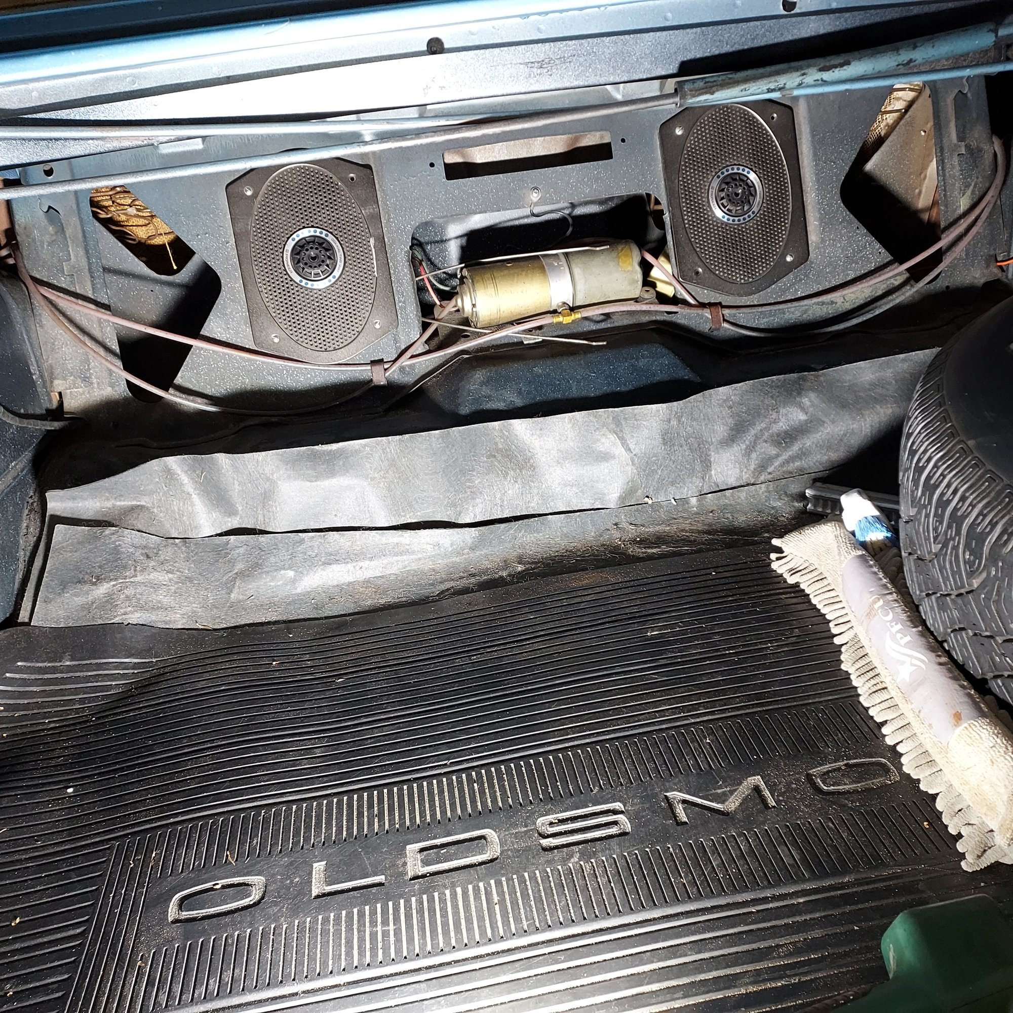 This was what was in the rear, hooked up to cD player in glovebox.