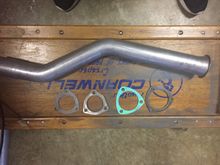 3"collector flange and gasket on right came with the kit.  2.5" gasket came with the headers.  I order the 2.5" flange on right from Summit but...........